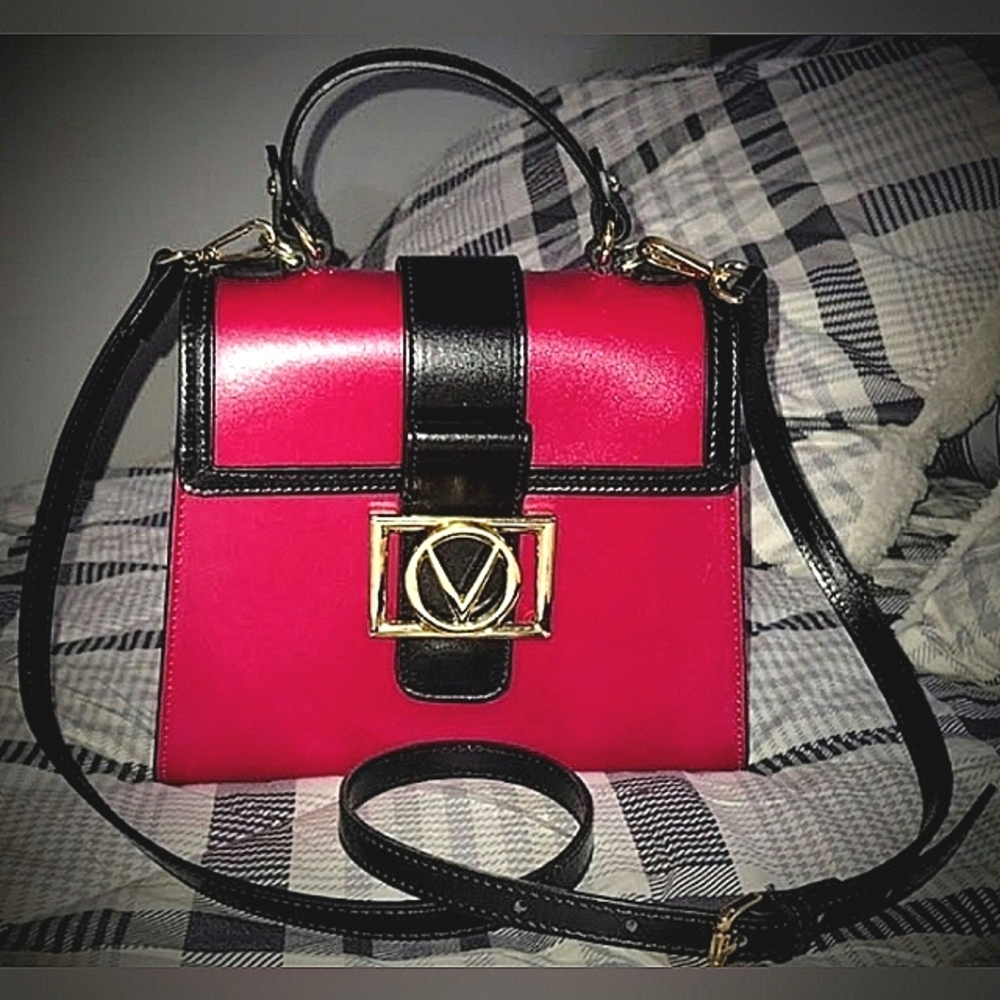 VALENTINO PURSE ⭐1  DAY SALE!⭐ $700 TODAY ONLY!!!! 😳😳😳